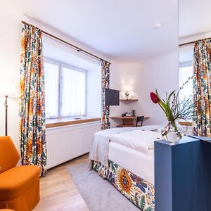 Camera standard con letto king size